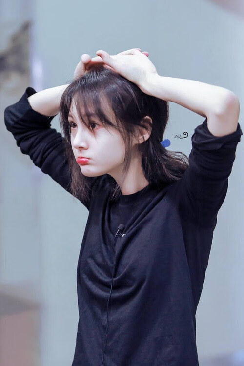 巴萨前场传切配合制造绝佳机会,巴萨传控阵型